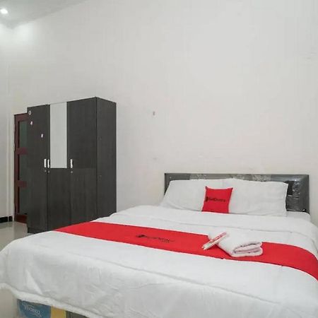 Reddoorz Syariah Near Syamsudin Noor Airport 4 Hotel Banjarbaru Exterior photo