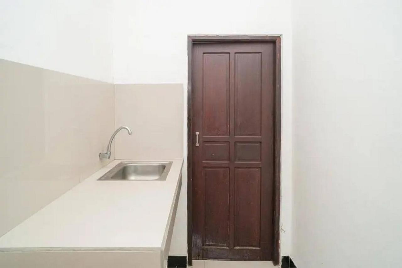 Reddoorz Syariah Near Syamsudin Noor Airport 4 Hotel Banjarbaru Exterior photo